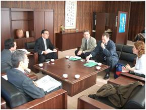 プレドラグ・フィリポフ全権大使が河野伊一郎学長を表敬訪問