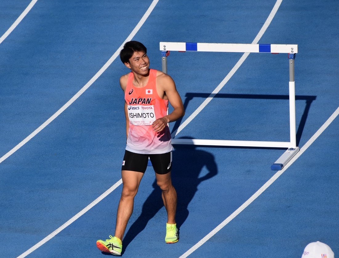 決勝後国旗をもって