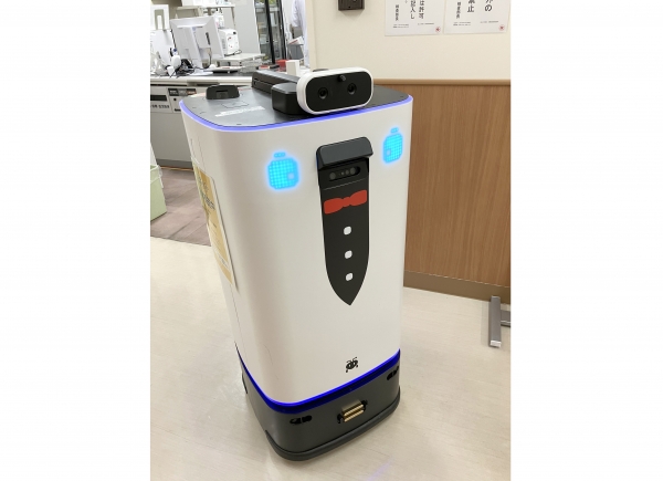 エレベーター乗り降りができる検体搬送ロボットの稼働を開始しました