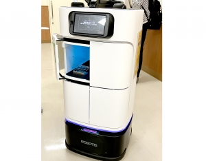 エレベーター乗り降りができる検体搬送ロボットの稼働を開始しました