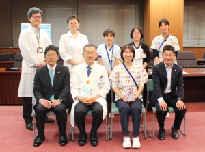 出席者全員で記念撮影