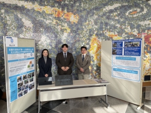 医学部保健学科ブースでのポスター発表