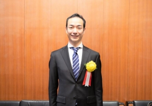 日本学術振興会賞ならびに日本学士院学術奨励賞を受賞した冨樫教授